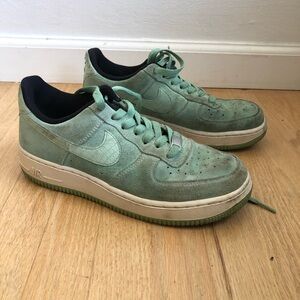 Nike Air Force 1 size 7.5 women mint green suede